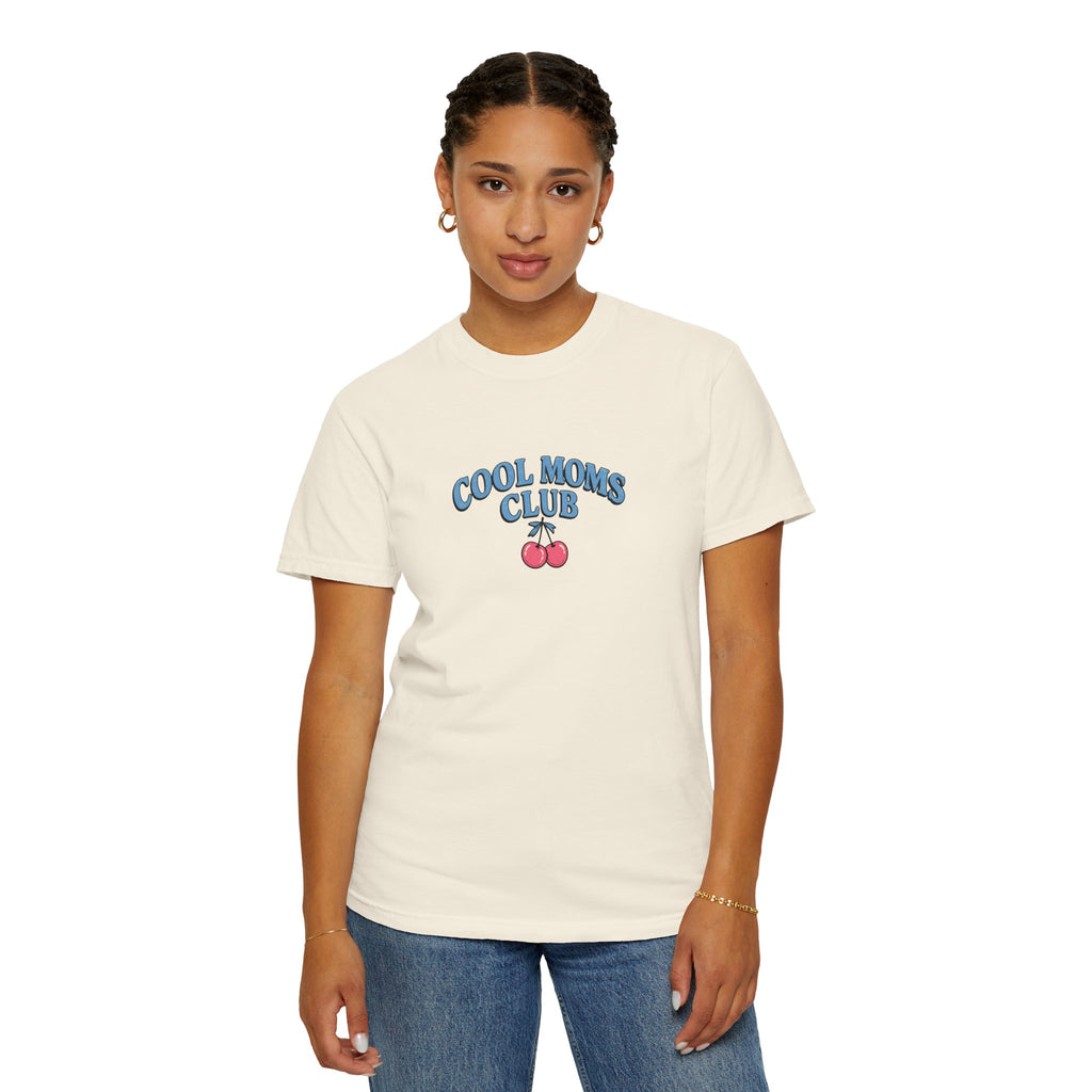 Cool Moms Club T-Shirt – Retro Cherry Graphic Tee for Stylish Moms