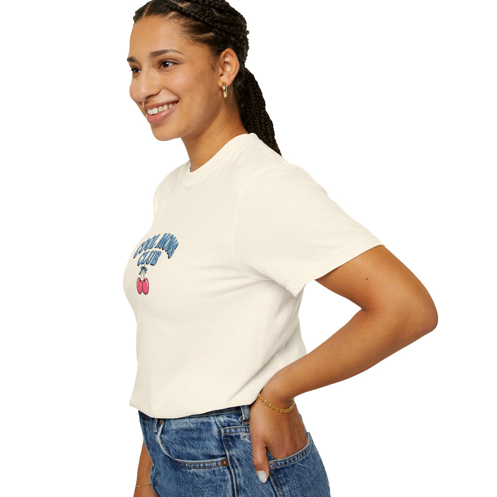 Cool Moms Club T-Shirt – Retro Cherry Graphic Tee for Stylish Moms