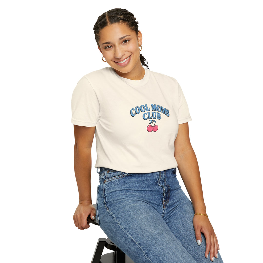Cool Moms Club T-Shirt – Retro Cherry Graphic Tee for Stylish Moms